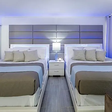 Waikiki Banyan Modern One Bedroom Free Parking-3