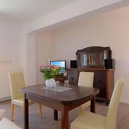 Appartment Ferienwohnung mit großer Terrasse Ohlerich Speicher Wismar-3