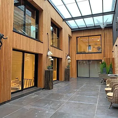 Victoria'S House-3
