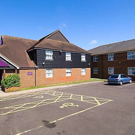Premier Inn Ashford North-3