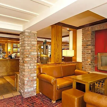 Premier Inn Huddersfield Central-3