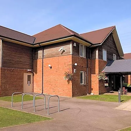 Premier Inn Tewkesbury-3