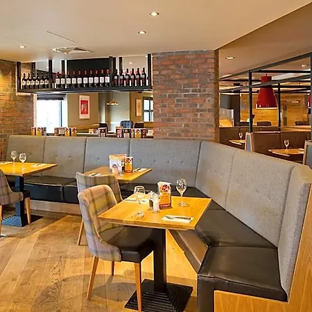 Premier Inn Stirling City Centre-3