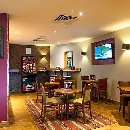 Premier Inn Worcester City Centre-2