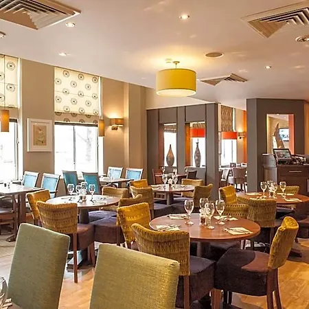 Premier Inn Swansea City Centre-3