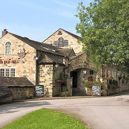 Premier Inn Huddersfield North-3