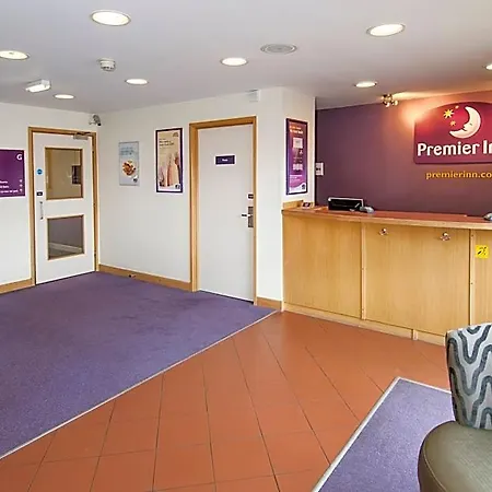Premier Inn Leeds East-3