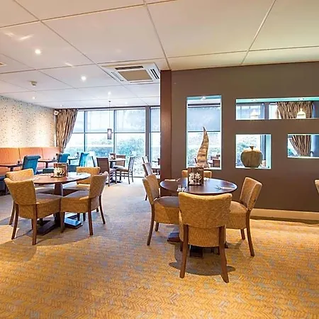 Premier Inn Portsmouth Port Solent-2