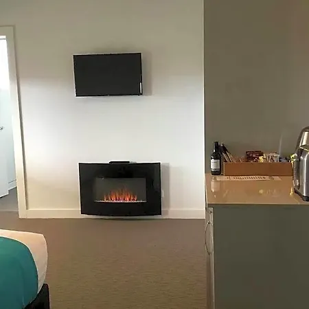 Beach Hotel-2