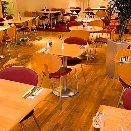 Premier Inn London Kensington-2
