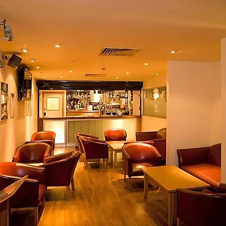 Premier Inn London Kensington-2