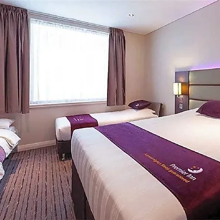Premier Inn Glastonbury-2