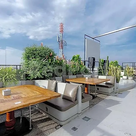 Travel Biz Hotel Medan Mitra Reddoorz-2