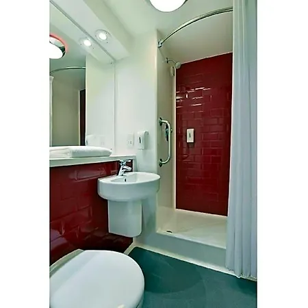 Travelodge Bromborough-2