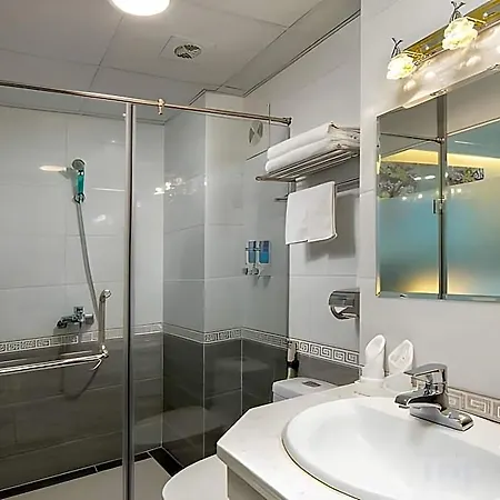 Quang Chung Hotel Le Van Thiem-3