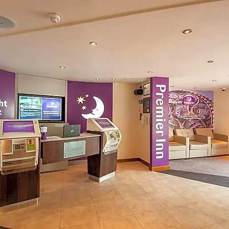 Premier Inn London Hammersmith-2
