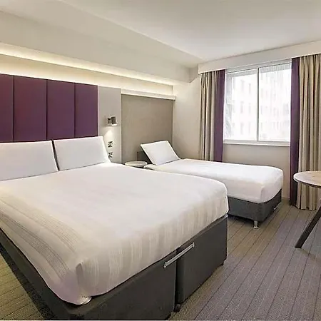 Premier Inn London Stansted Airport-2