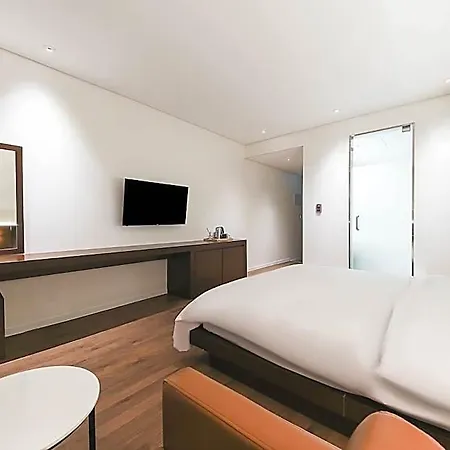 Golden River Hotel-3