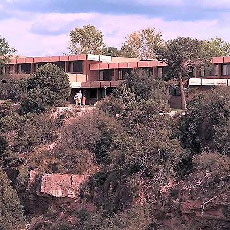 Thunderbird Lodge-2