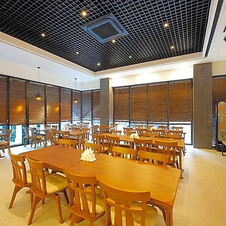 Hotel B-2