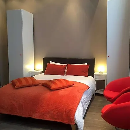 Suite 11-2