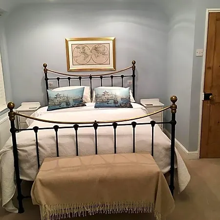 Smallbrook Cottage-3