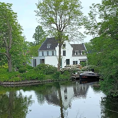 'Room Eleven' aan de Vecht-3