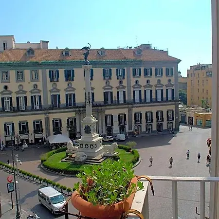 Relais Piazza Dei Martiri-3