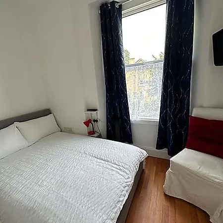 Manor Lodge Guesthouse-2