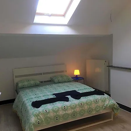 Leonard Room-3