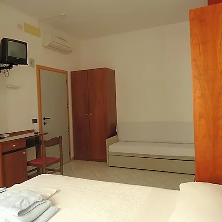 Hotel L&V-3