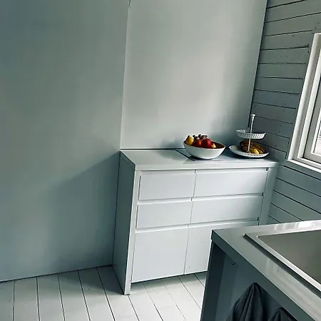Houseboat Bonnie-2