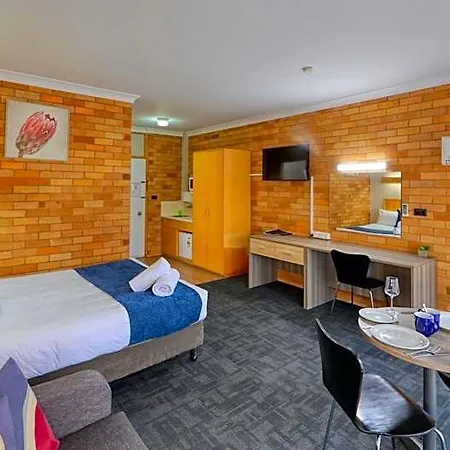 Court Street Motel-2