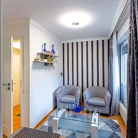 City Apartment An Der Caracalla Therme-2