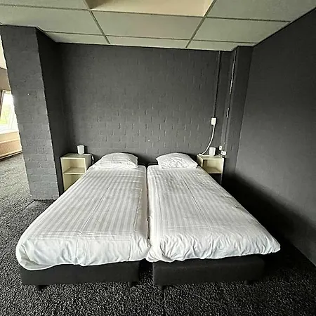 Hotel de Raket-3