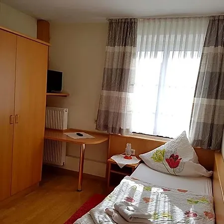 Hotel Pension Haus Pooth-3