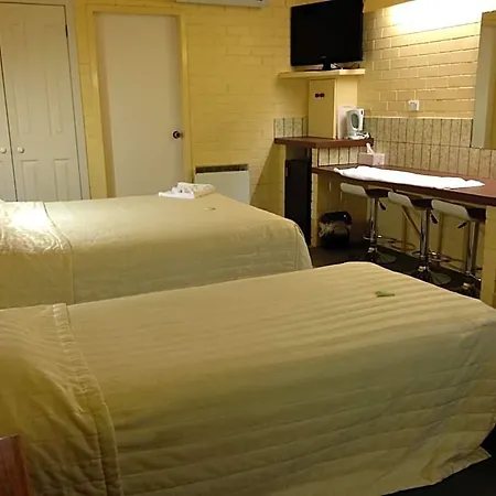 Robertson Country Motel-2