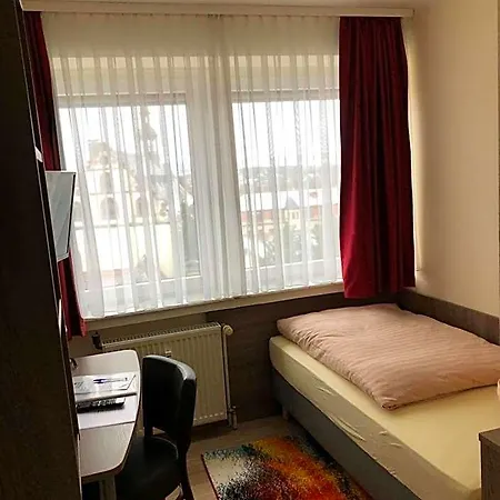 Hotel Peterchens Mondfahrt-3