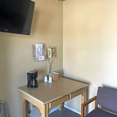 Hometown Inn-2