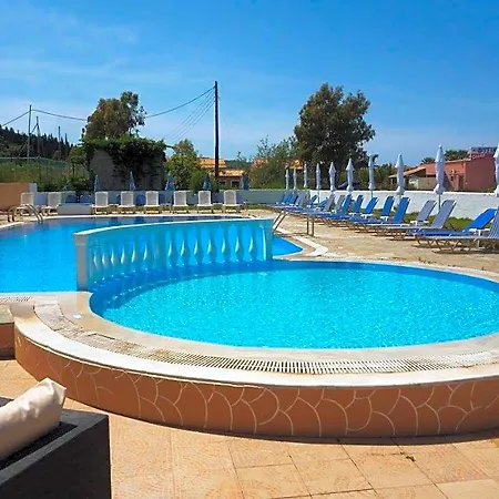 Alexis Pool Apartments-3