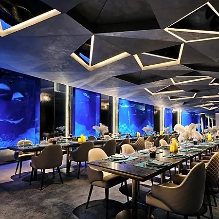 Intercontinental Hotels Shanghai Wonderland By Ihg-3