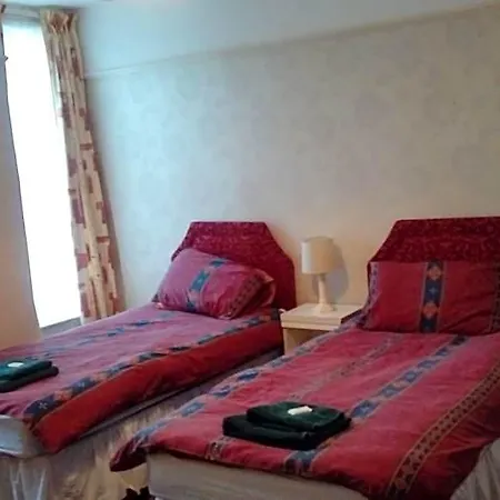 Neuadd Arms Hotel-3