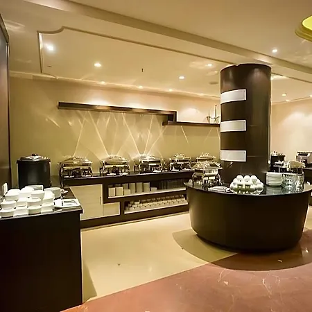 Royal Reve Hotel-2