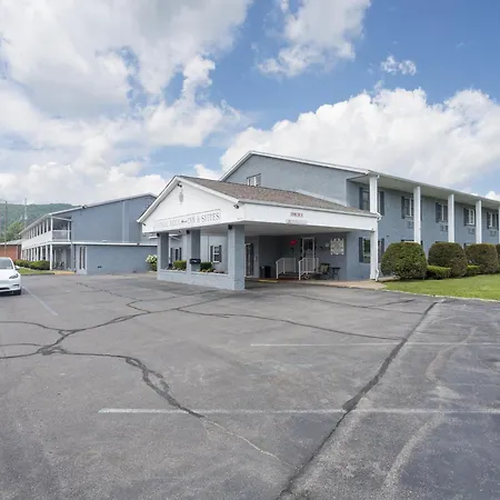 Colonial Brick Inn & Suites-3