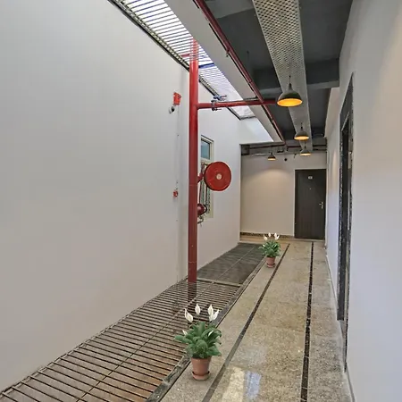 Townhouse Hotel The Rasa A Premium Park Near Onyx Mall Vasundhara-2