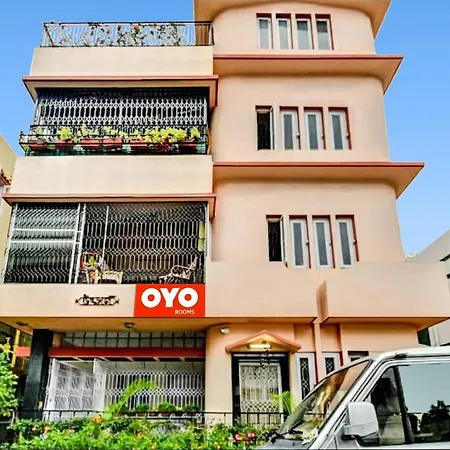Hotel O Avi Gust House-2