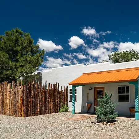 Luxx Taos Motor Lodge-2