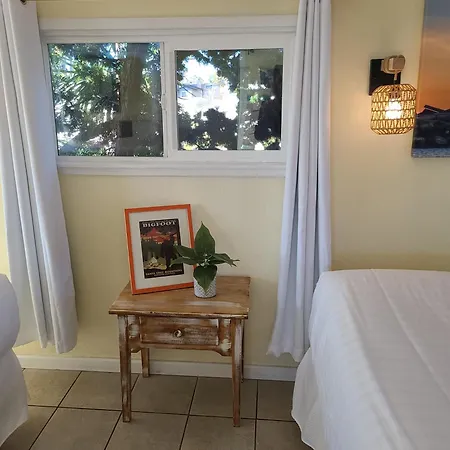 Sunny Cove Motel-3