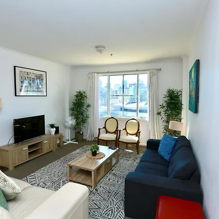 Goldsbrough 2 Bedrooms Split Apartment-3