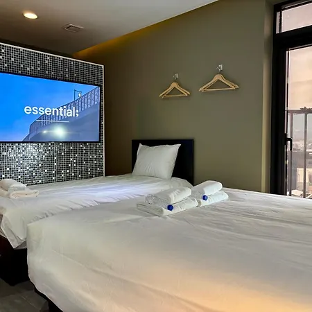 Hertz Hotel-2